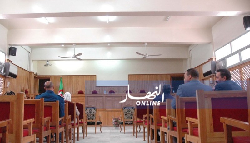 عام حبسا نافذا لتلميذ مطرود اعتدى على مدير ثانوية بالوادي