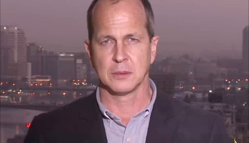 القاهرة تأمر بحبس ثلاثة من الجزيرة الإنجليزية