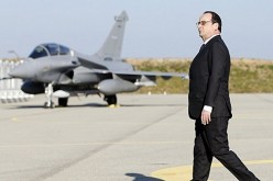 هولاند في افريقيا الوسطى لترتيب الإنسحاب العسكري الفرنسي