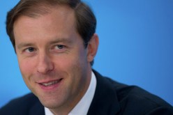 وزير الصناعة الروسي: إنتاج مليوني جرعة لقاح كورونا شهريا