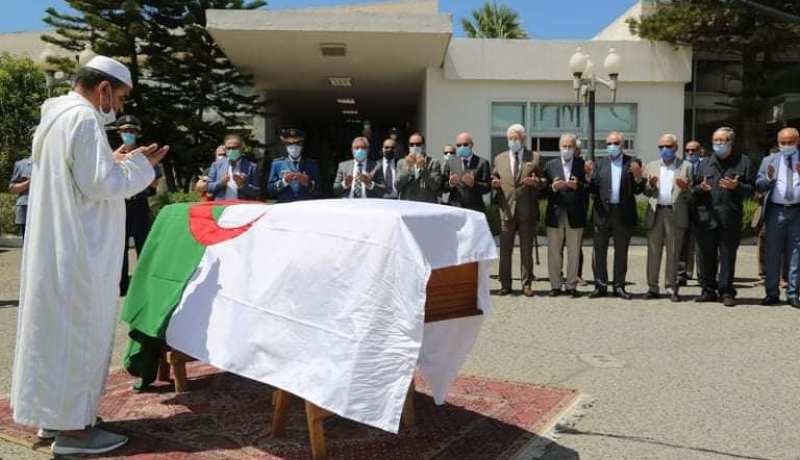 بالصور.. استقبال جثمان الوزير المنتدب للميزانية الأسبق المرحوم علي براهيتي