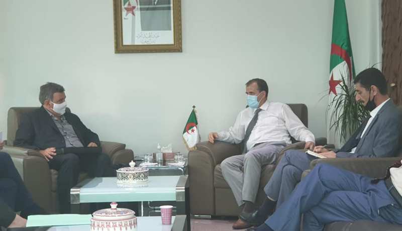 وزير التجارة يتحادث مع رئيس الإتحاد الوطني لمتعاملي الصيادلة