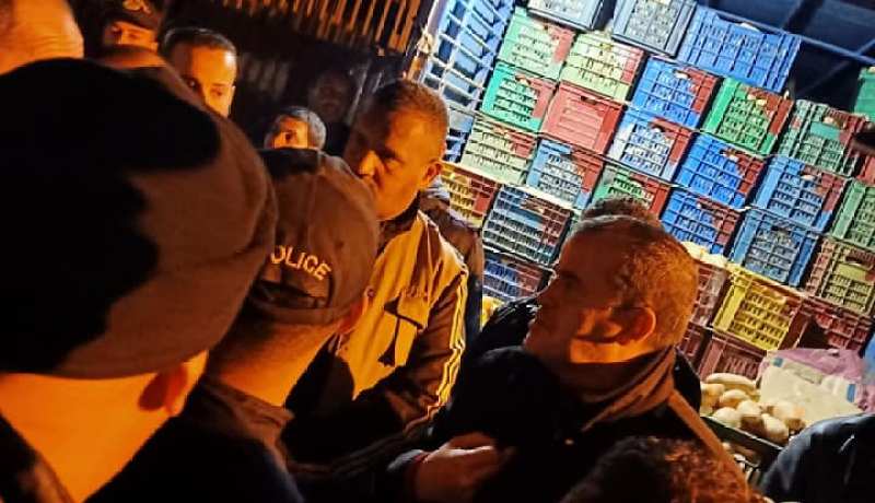 بالصور.. زيارة مفاجئة لوزير التجارة لسوق بوفاريك