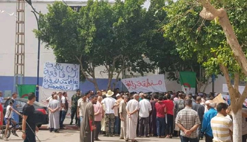 الشلف.. أهالي “زالقو” يواصلون إحتجاجهم للمطالبة بتوفبر المياه ببنايرية