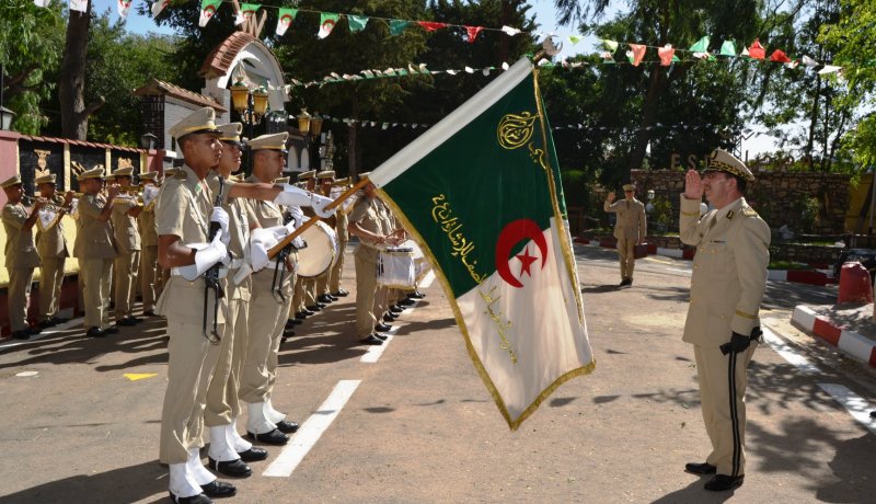 بالصور.. تخرج الدفعات بمدرسة ضباط الصف للإشارة في تيارت