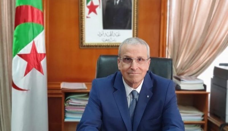 وزارة التعليم العالي توقع عقدا مع مؤسسة فايزر