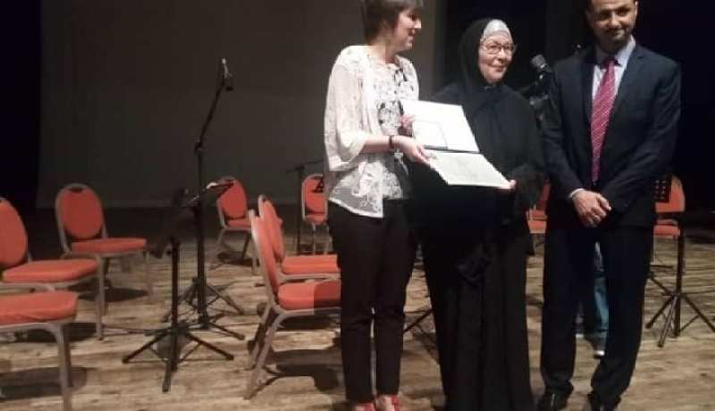 بالصور.. مرداسي تسلم بطاقة الفنان لعدد من الفنانين والمبدعين