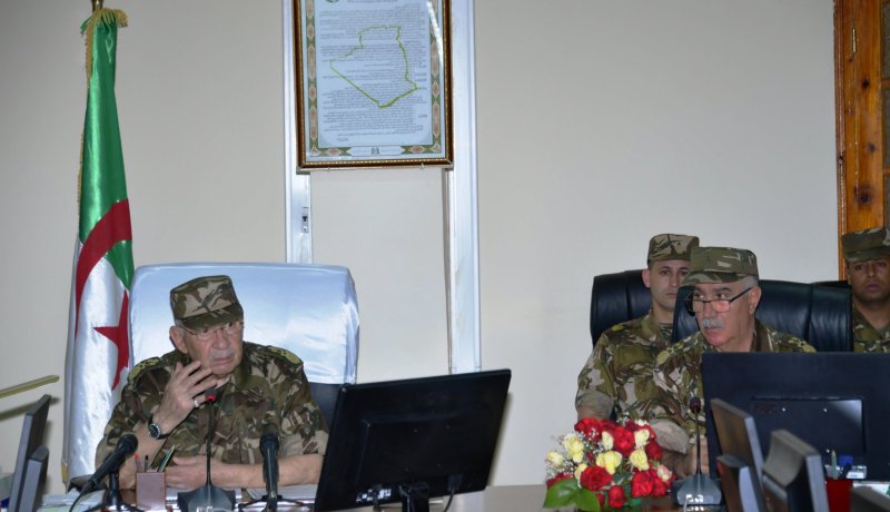 الفريق أحمد ڤايد صالح: أمن الجزائر بالمناطق الحدودية يستوجب جهود مضنية