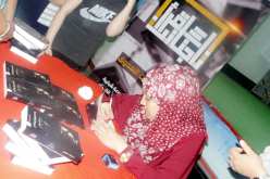 بالصور.. رميساء لعياضي تقدم كتابها “ليليث” للجمهور في تاجنانت بميلة