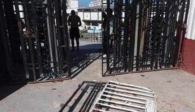 أحكام تتراوح مابين 6 أشهر وشهرين حبسا غير نافذا لمدير ملعب 20 أوت وموظفين في حادثة وفاة طفل