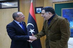 السراج يبحث مع مبعوث الأمم المتحدة بطرابلس تطورات الأزمة الليبية