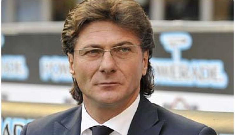 ماتزاري يمدد عقده مع نابولي عاما إضافيا