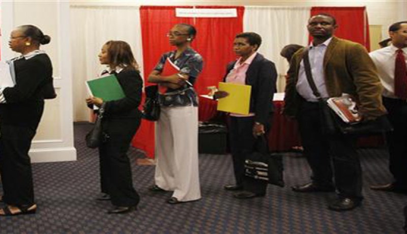 ارتفاع نمو الوظائف في أمريكا وتراجع البطالة إلى 8.3 %