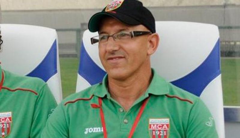 “بركات يا غريب… 10 أشهر مانيش خالص وأنا الذي أشرفت على المولودية بمفردي في رابطة أبطال إفريقيا”