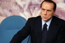 برلسكوني كان يتحدث بأمور السياسة أثناء حفلاته الماجنة