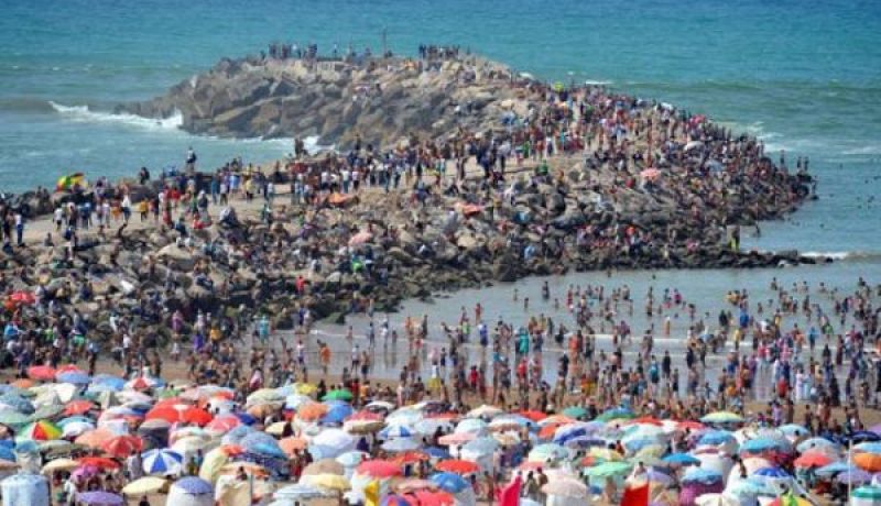 توافد قرابة مليوني مصطاف على شواطئ مستغانم منذ بداية الموسم