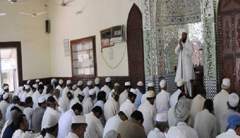 سلفيون يوزعون مطويات في المساجد تُفتي ببطلان إخراج زكاة الفطر نقدا