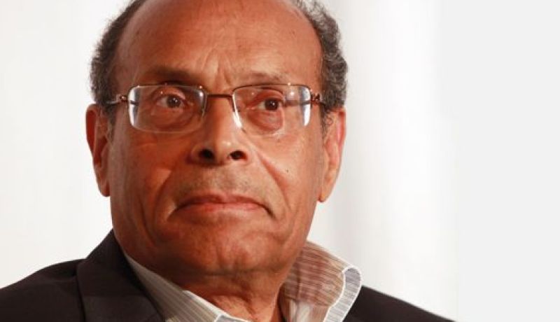 متظاهرون يرشقون المرزوقي وبن جعفر بالحجارة في سيدي بوزيد