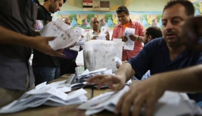 المعارضة المصرية تعلن فوز ال”نعم” في الاستفتاء على الدستور مرده الى التزوير
