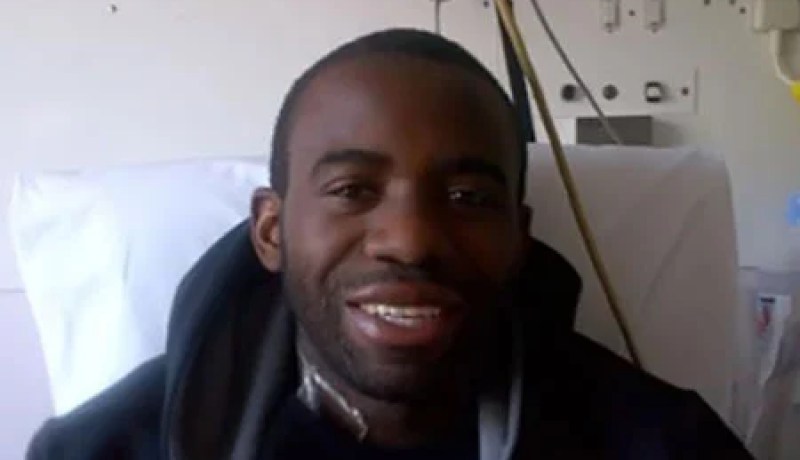 موامبا يغادر المستشفى