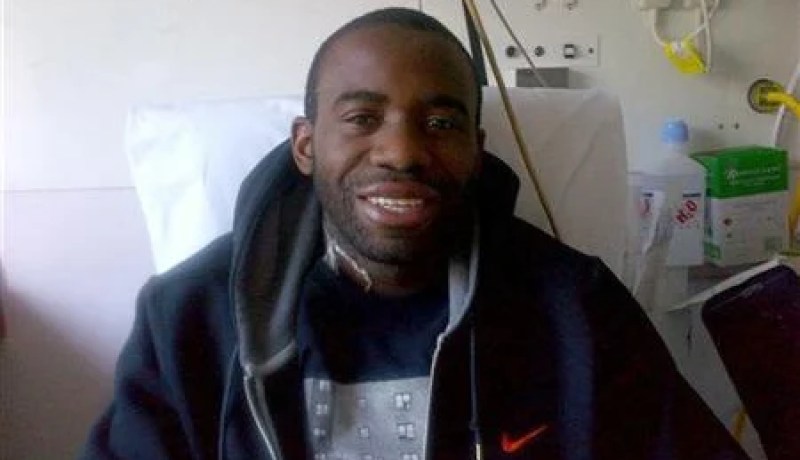 مدرب بولتون لن يتفاجأ بعودة موامبا إلى اللعب