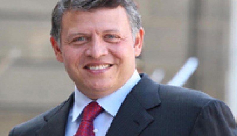 متظاهرون أردنيون يطالبون الملك بالإصلاح أو التنحي