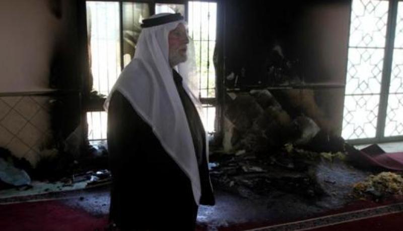 يهود يعتدون على مسجد النبي داوود في القدس ويحولون طابقه الأول إلى كنيس