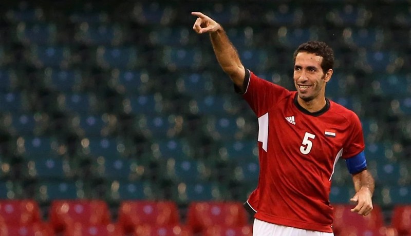 الأهلي يستبعد أبو تريكة لمدة شهرين ويغرمه نصف مليون جنيه بسبب رفضه خوض