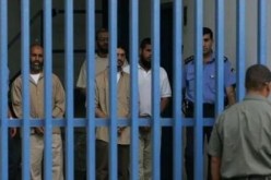 الأسرى الفلسطينيون في السجون الإسرائيلية يبدأون إضرابا مفتوحا عن الطعام