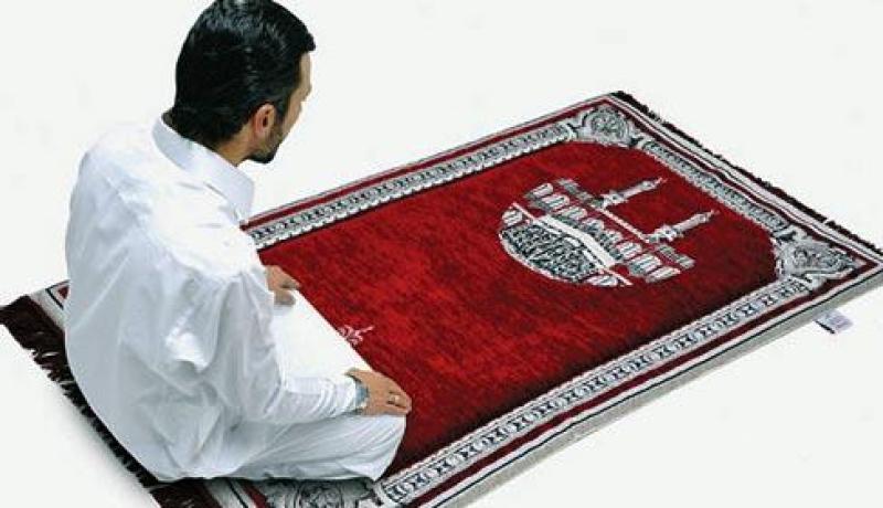 ابتكار سجادة طبية تساعد على الراحة والخشوع عند الصلاة