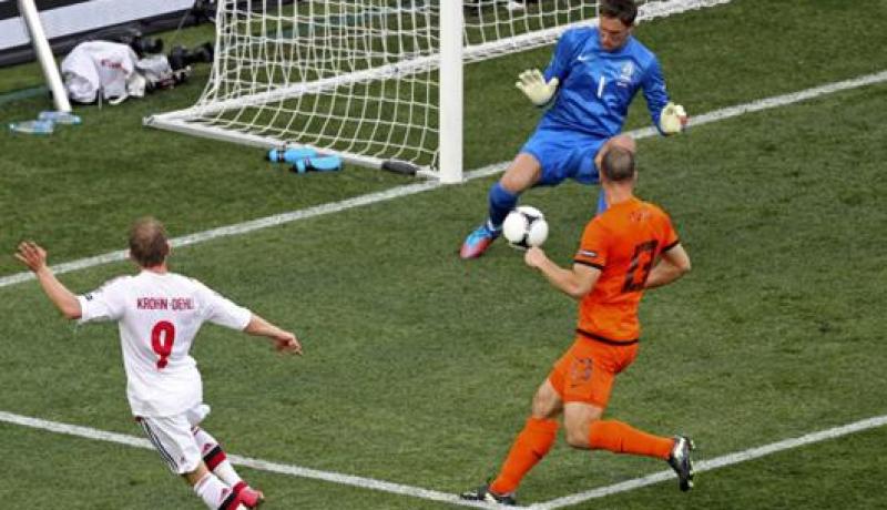 الدينمارك تفجر أولى مفاجآت أمم أوروبا بالفوز على هولندا