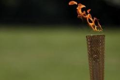 الشعلة الأولمبية تصل إلى منطقة التراث العالمي في “ستون هيندج” في اليوم 55 منذ إنطلاقها