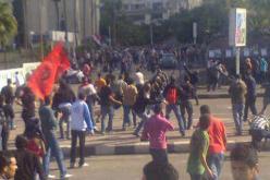 اشتباكات واحتكاكات بين مؤيدي ومعارضي قرارات مرسي