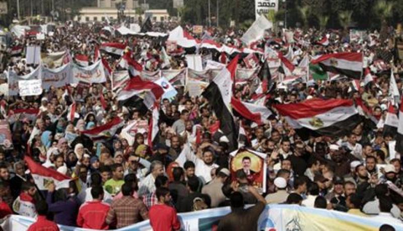 إصابة 25 متظاهرًا بمليونية الشرعية والشريعة بعد سقوط شجرة فوق رءوسهم