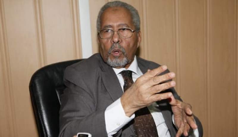 رئيس جمعية العلماء المسلمين الجزائريين  يدعو إلى إيلاء اللغة العربية مزيدا من العناية