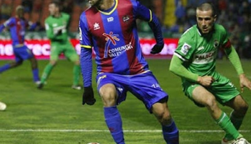 عبد القادر غزال لن يبقى في نادي باري الايطالي الموسم المقبل