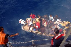 اعتراض 3 قوارب تقليدية الصنع بعرض البحر في عنابة وإيقاف 39 شخصا