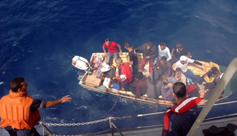 اعتراض 3 قوارب تقليدية الصنع بعرض البحر في عنابة وإيقاف 39 شخصا