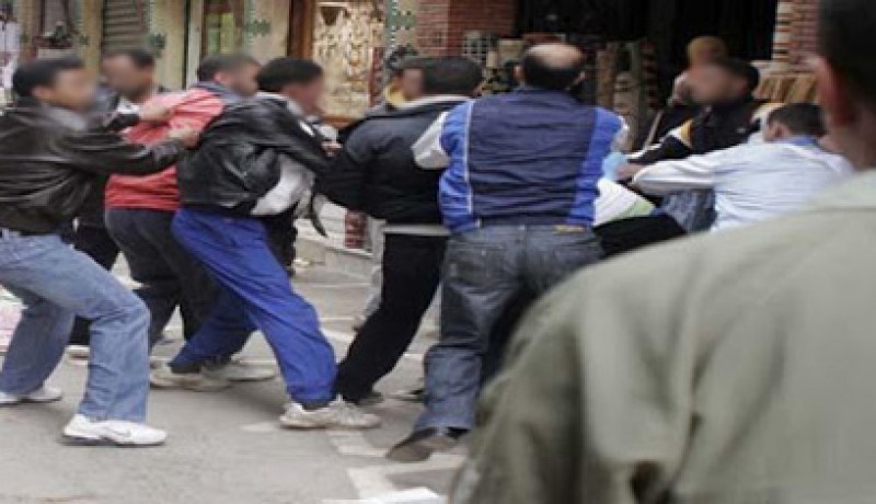 ؟5 جرحى وتحطيم 8 سيارات في حرب بين سكان منطقة حسينية والسكان الجدد بالبليدة