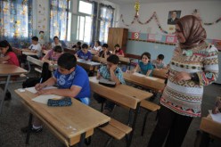 بن غبريط تشيد بالظروف الحسنة في التي يجري فيها امتحان شهادة نهاية التعليم الابتدائي