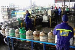 إعتصام13 بطالا داخل مخزن قارورات غاز البوتان  لشركة  نفطال بورقلة