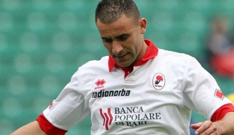 الجزائري عبد القادرغزال يتعرض لاصابة خطيرة تبعده عن الملاعب لمدة اربعة اشهر
