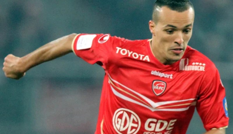 قادير يعود للمشاركة مع ريال بيتيس في مواجهة برشلونة اليوم