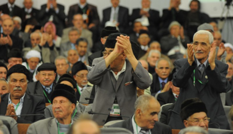 أبناء المجاهدين يطردون خالفة مبارك من مؤتمرهم في الأغواط