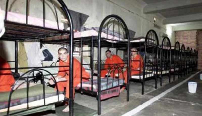 ساحلي:  دراسة امكانية اصدار عفو عن السجناء الجزائريين بالعراق