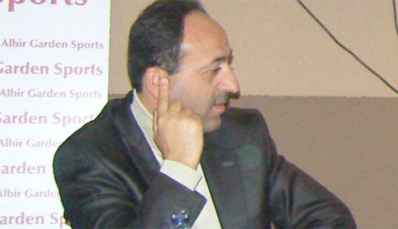 الرابطة تعاقب المدير العام لمولودية الجزائر رفيق حاج أحمد