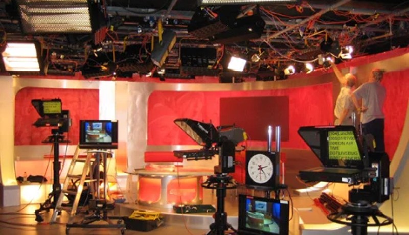 الحكومة تفرج عن قانون السمعي البصري