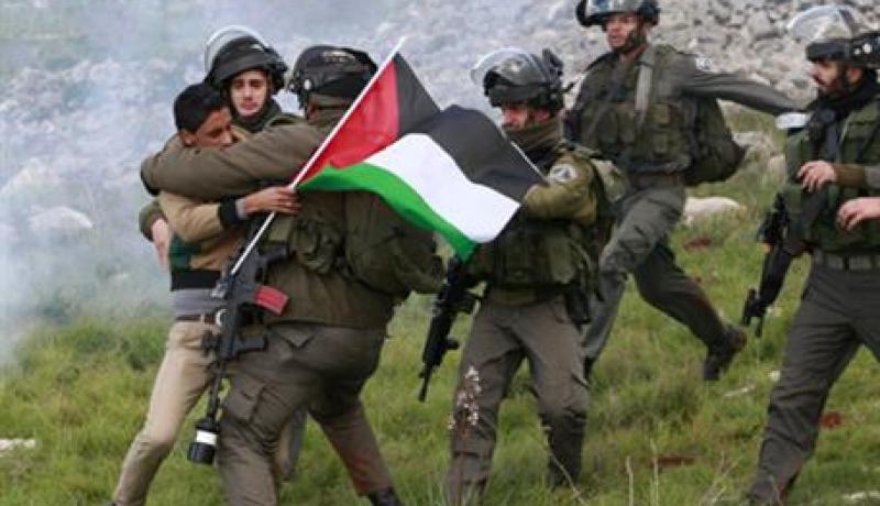 الاحتلال الإسرائيلي يعتقل 11 فلسطينيا من قرية بيت فجار بالضفة الغربية