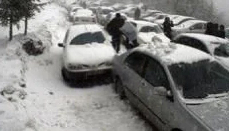 مصالح الحماية المدنية تتدخل لإعادة فتح الطرقات المقطوعة بسبب تراكم الثلوج بالمناطق الشرقية