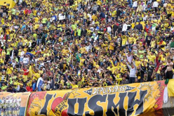 شابان يسطوان على سيارات 7 لاعبين في اتحاد الحراش